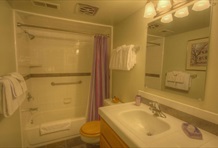 RedAwning Herbert Avenue Apartment